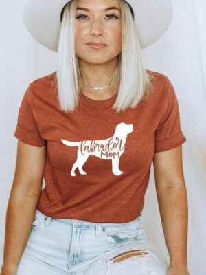 Labrador Mom T-shirt | Graphic Gift