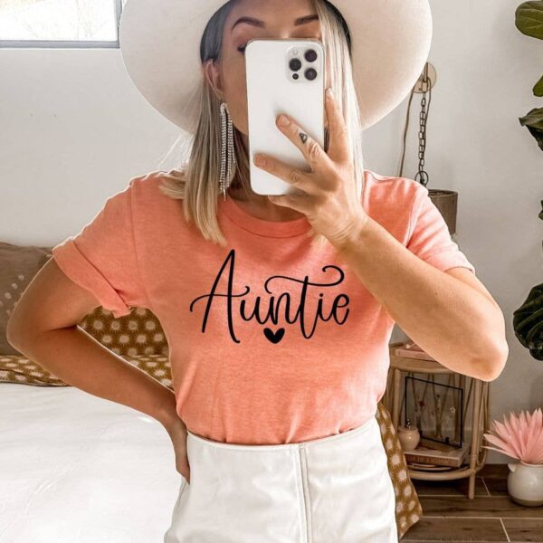 Auntie T-shirt | Graphic Top