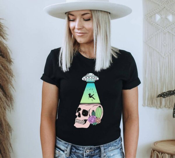 Alien T-shirt | Graphic Top