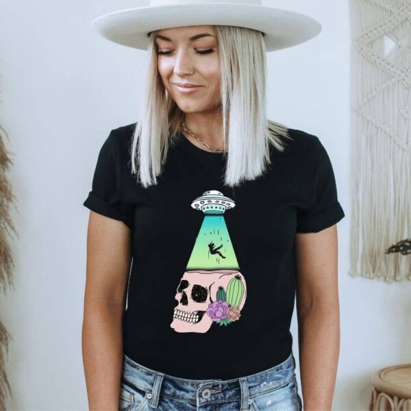 Alien T-shirt | Graphic Top
