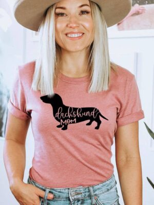 Dachshund Mom T-shirt | Women's Shirt