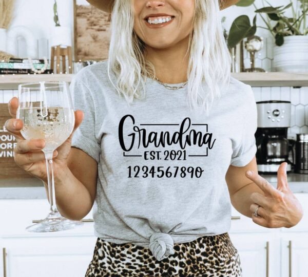 Grandma Est 2021 1234567890 T-shirt