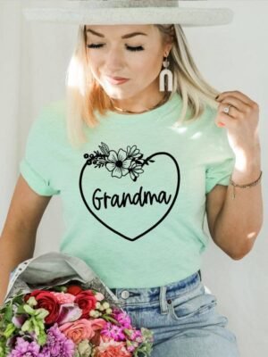 Heart Grandma T-shirt | Graphic Top
