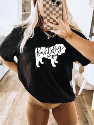 Bulldog Mom T-shirt | Graphic Shirt
