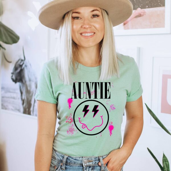 Auntie T-shirt | Graphic Tee