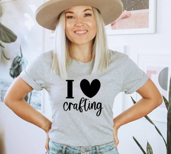 I Love Crafting T-shirt | Graphic T-shirt